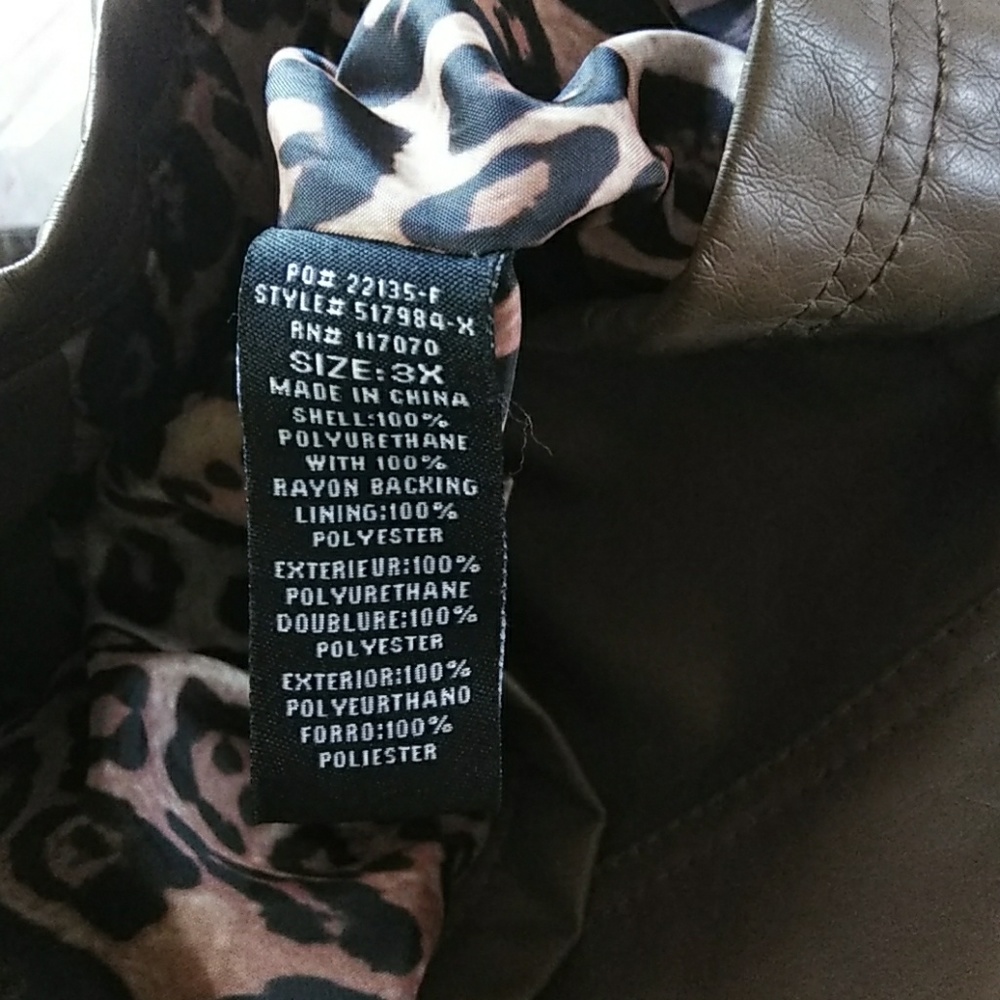Ladies Coat - Picture 8 of 8